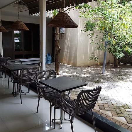 Krowi Inn Сурабая Екстериор снимка