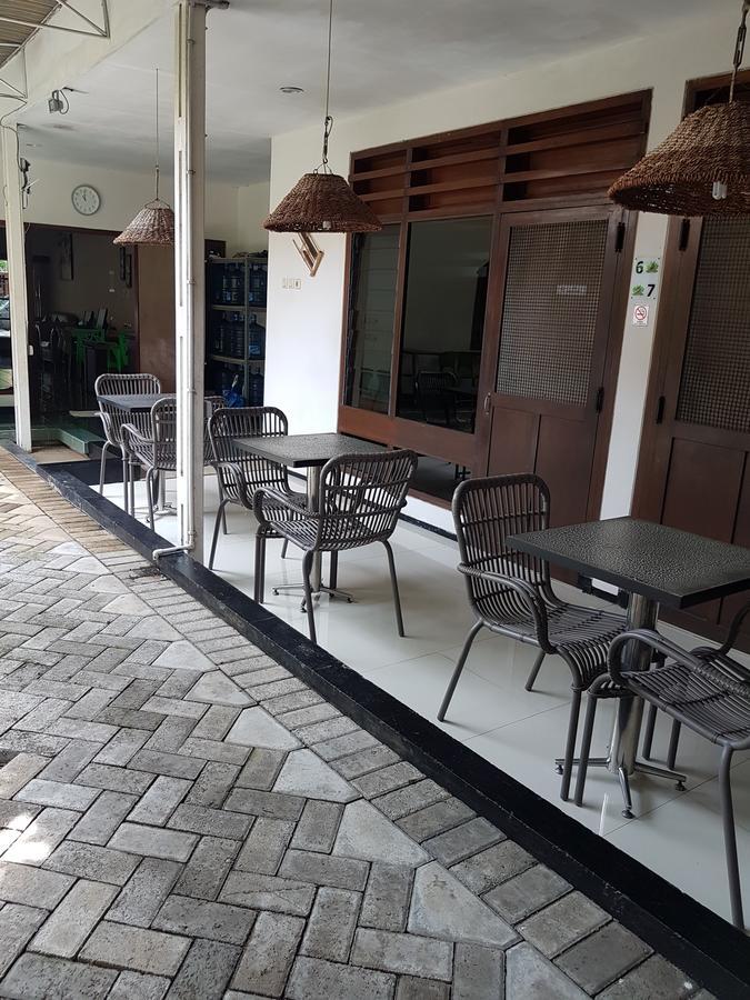 Krowi Inn Сурабая Екстериор снимка